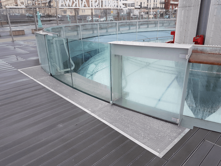 Portes palières basse Portalp Railway British Airways i360