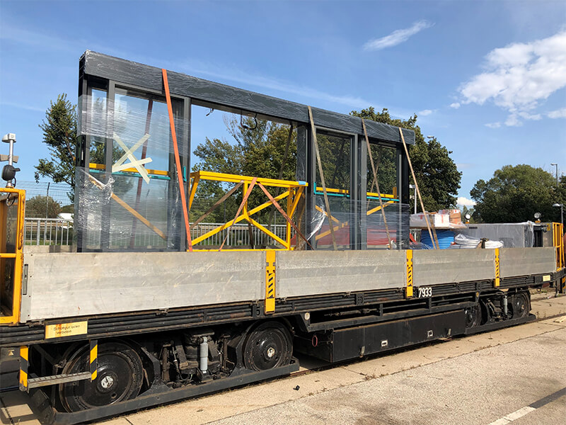 portalp-railway_service-installation_prototype_4 Ascenseur incliné avec des portes embarquées installées par Portalp