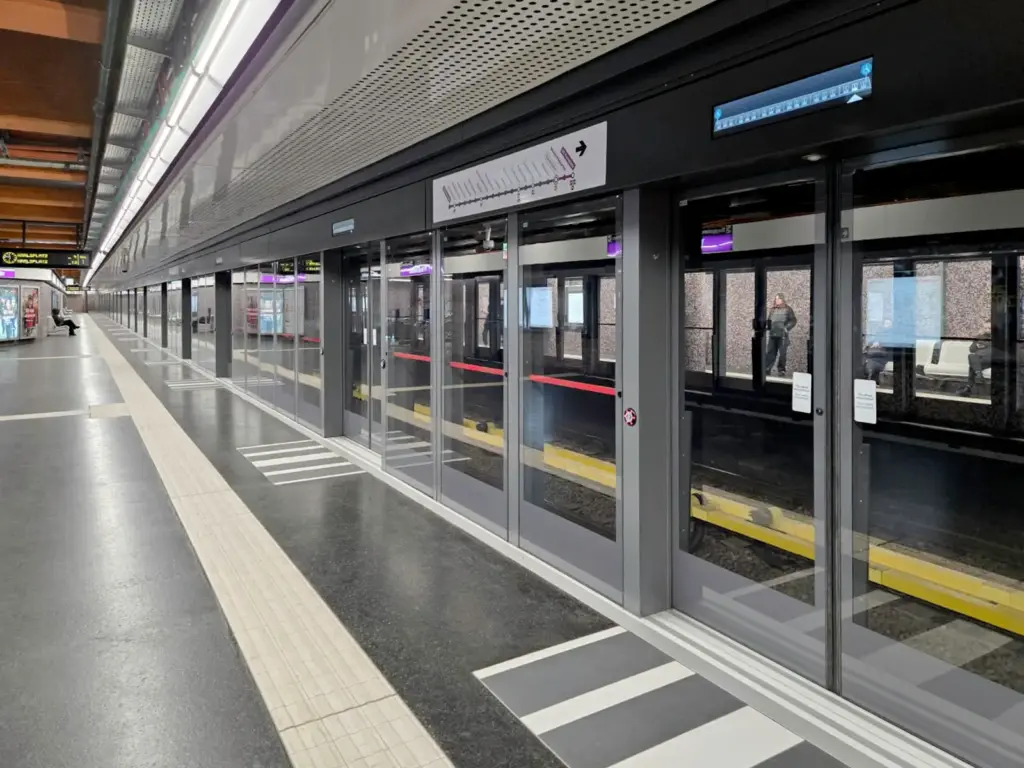 Façades de quai du métro de Vienne